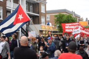 La manif anti G7 au coin de LVATV